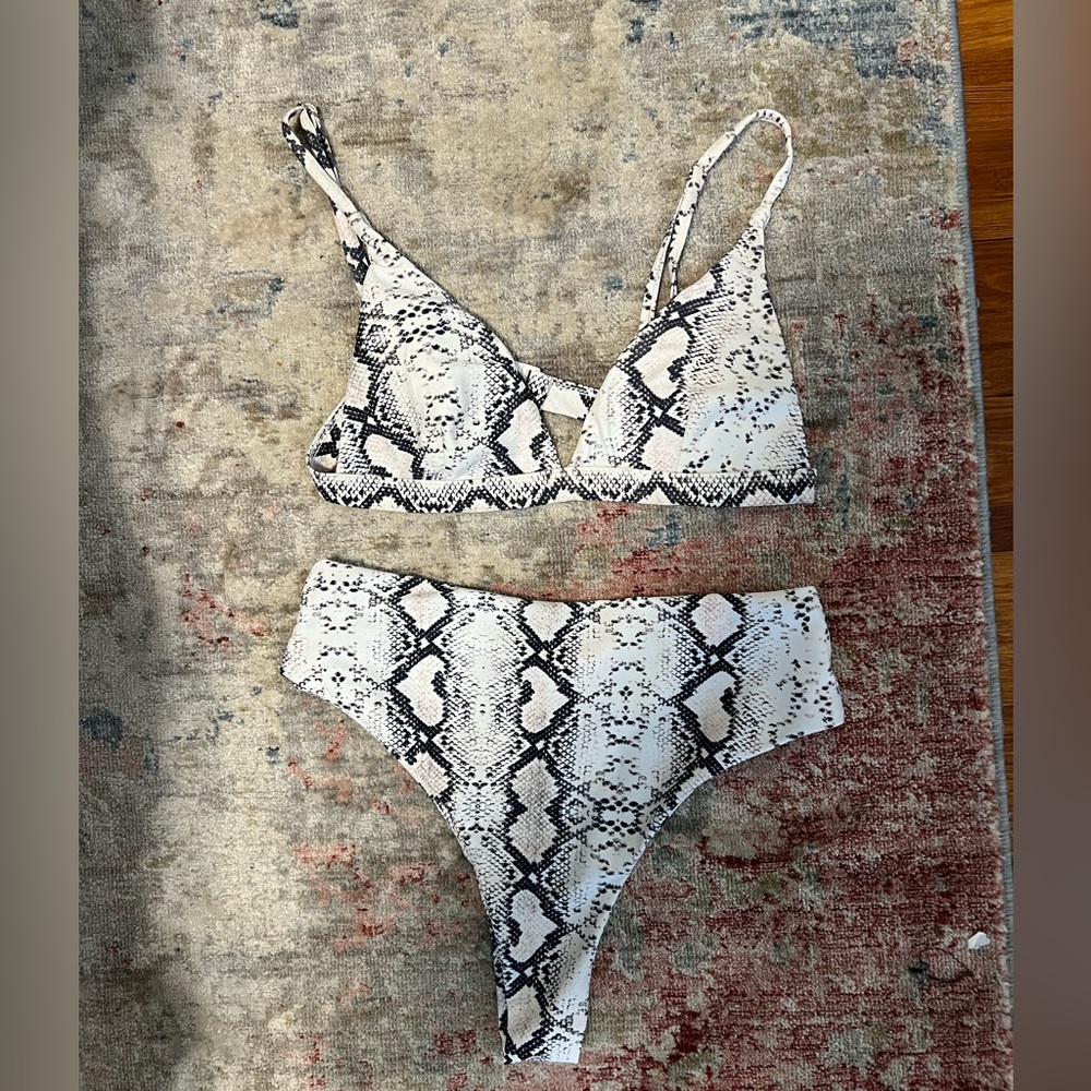 Snake-print swimsuit set size small